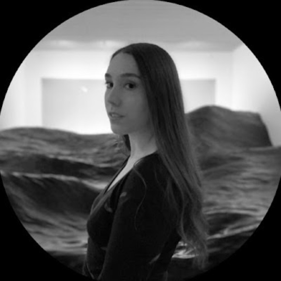 Meet your Posher, Ellie - Picture 1 of 1